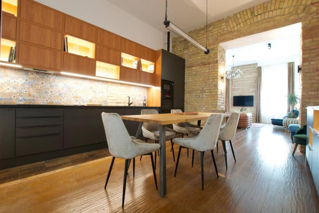 Premium Apartment By Hi5 - Best Ever Budapeste Exterior foto