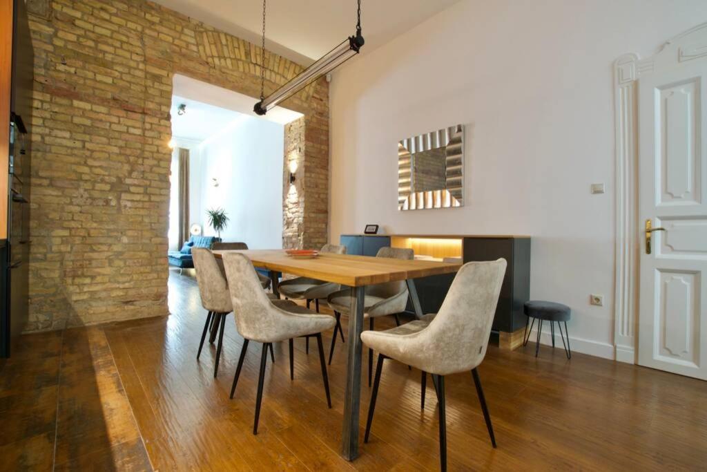 Premium Apartment By Hi5 - Best Ever Budapeste Exterior foto